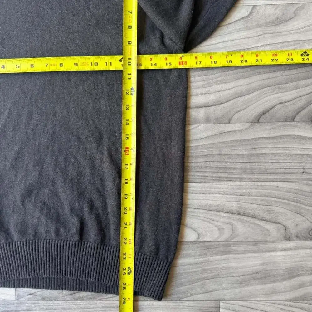 Vintage Abercrombie & Fitch Muscle Fit V-Neck Sweater Grey